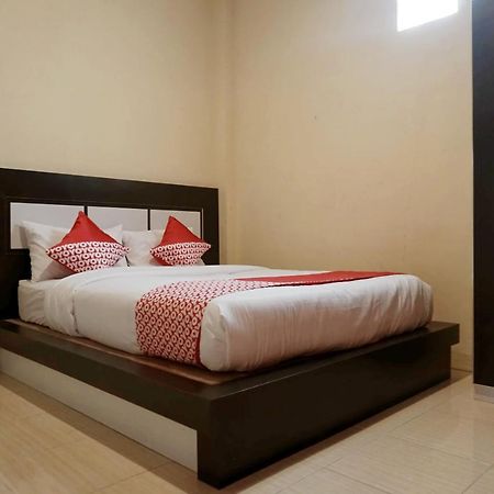 Oyo 1394 Rumaisa Homestay Syariah Pekanbaru Esterno foto