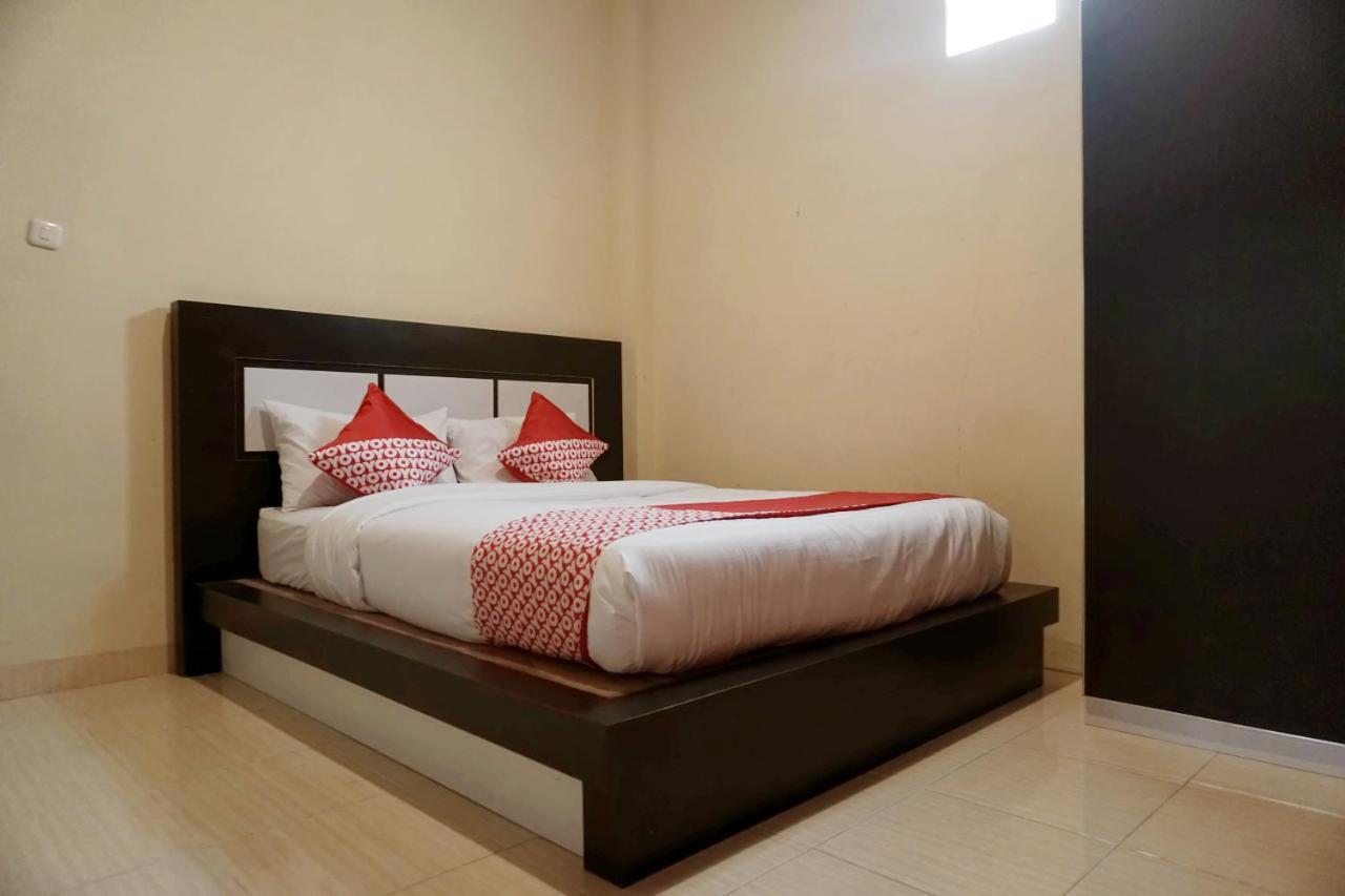 Oyo 1394 Rumaisa Homestay Syariah Pekanbaru Esterno foto