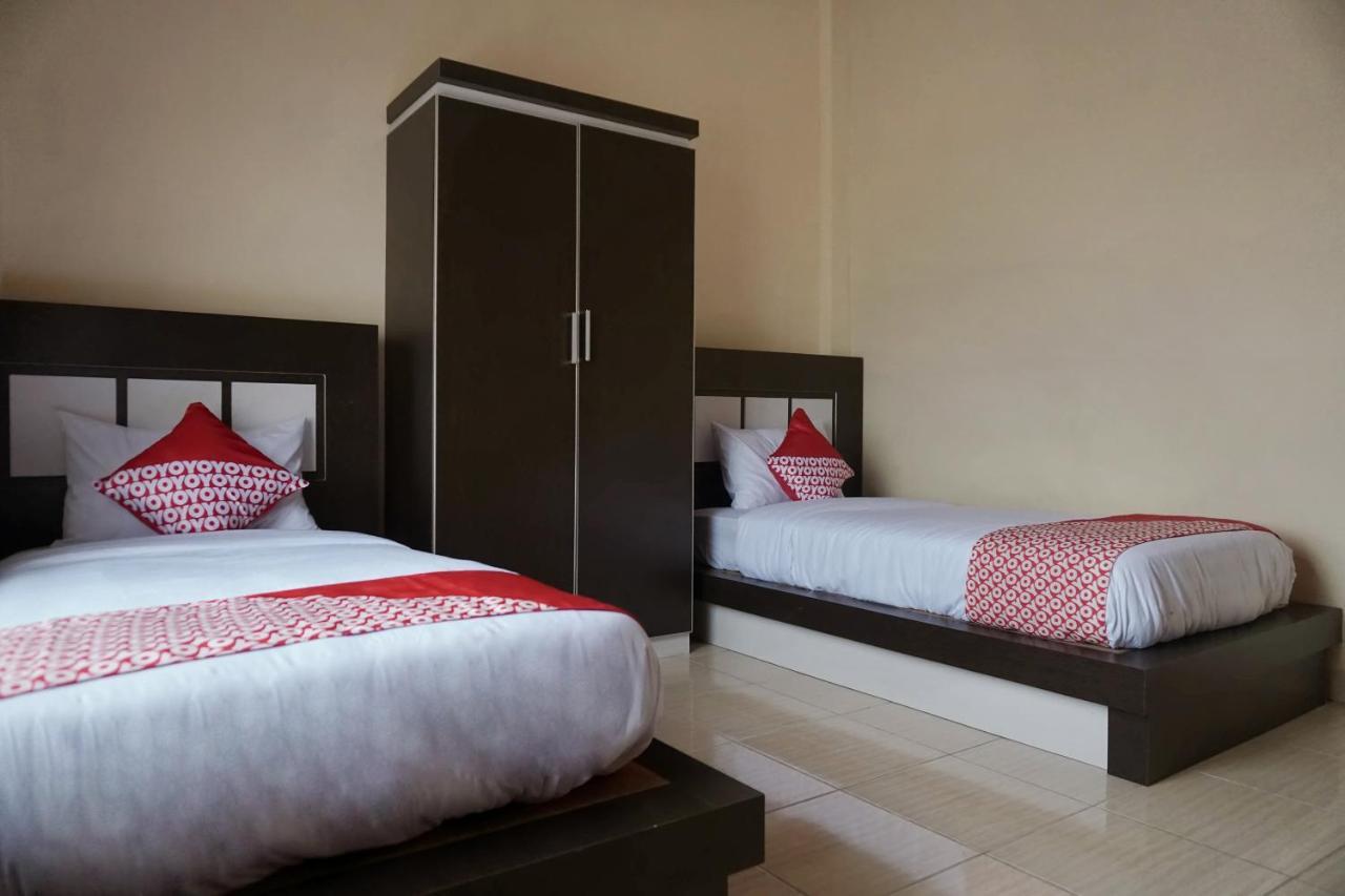 Oyo 1394 Rumaisa Homestay Syariah Pekanbaru Esterno foto