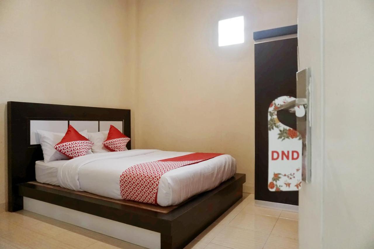Oyo 1394 Rumaisa Homestay Syariah Pekanbaru Esterno foto
