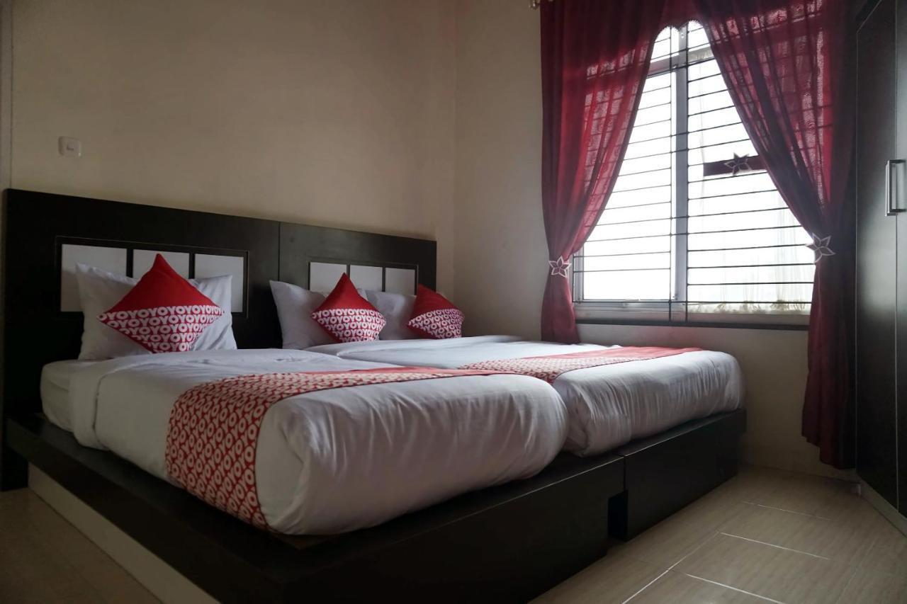 Oyo 1394 Rumaisa Homestay Syariah Pekanbaru Esterno foto