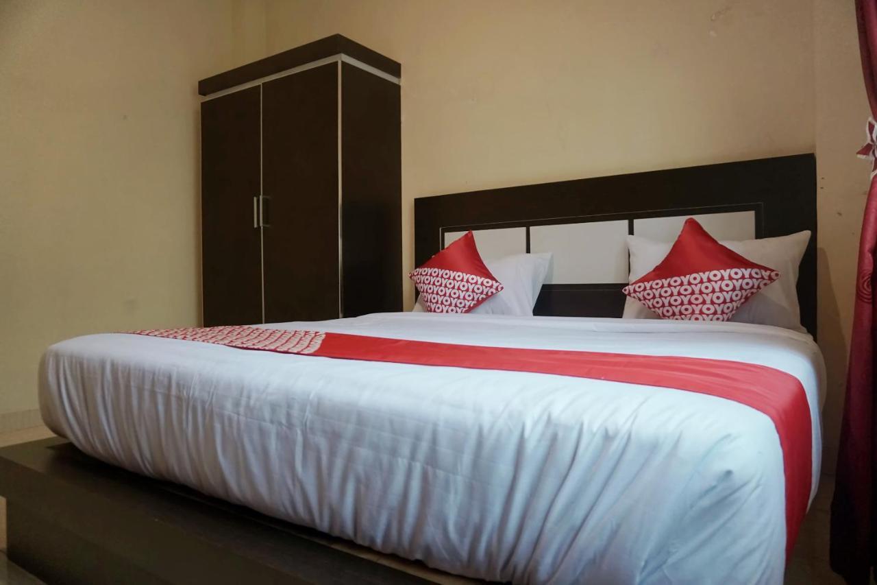 Oyo 1394 Rumaisa Homestay Syariah Pekanbaru Esterno foto