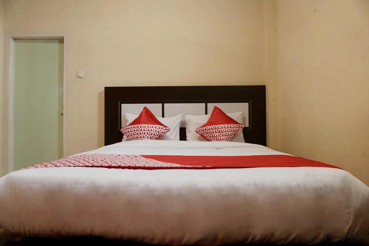Oyo 1394 Rumaisa Homestay Syariah Pekanbaru Esterno foto